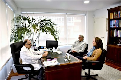Dr. Carlos Freire Bazarra