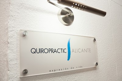 Quiropractic Saman Pouramini