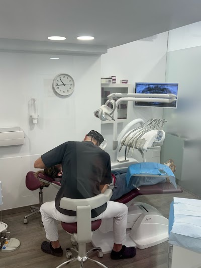 Grupo Dental Clinics 